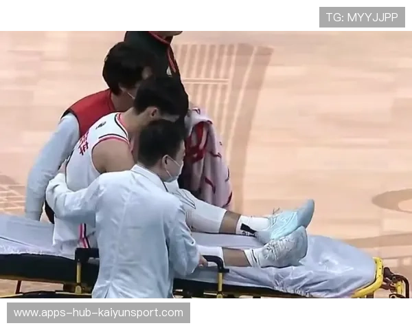 球星在比赛中怒踹广告牌！被罚巨款