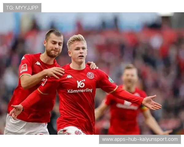 英格兰中场组合极具创造力，球队未来前景明亮